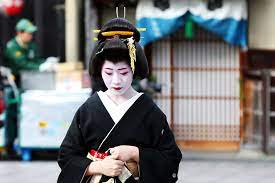 Geisha Seniman Penghibur Tradisional Jepang Yang Iconic
